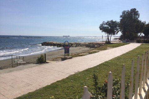 Квартира с 4 спальнями в Лимассол, Лимасол,  № 38282 15