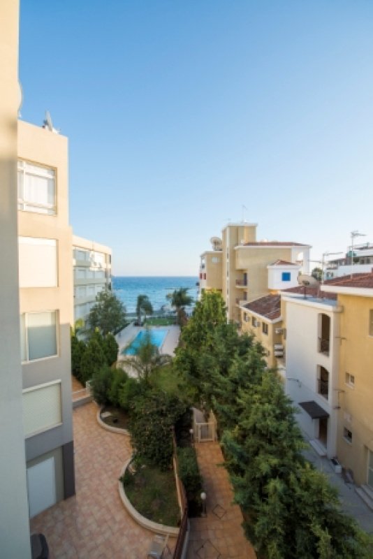 4 bedrooms Apartment in Limassol, Cyprus No. 38282