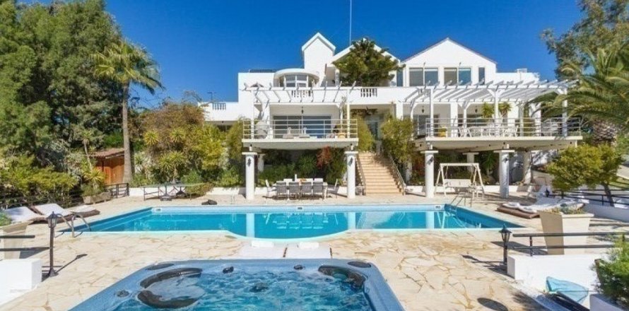 Вилла студия в Лимассол, Лимасол,  № 38278