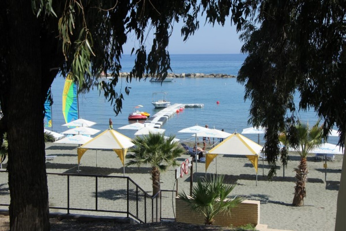 2 bedrooms Apartment in Limassol, Cyprus No. 38284