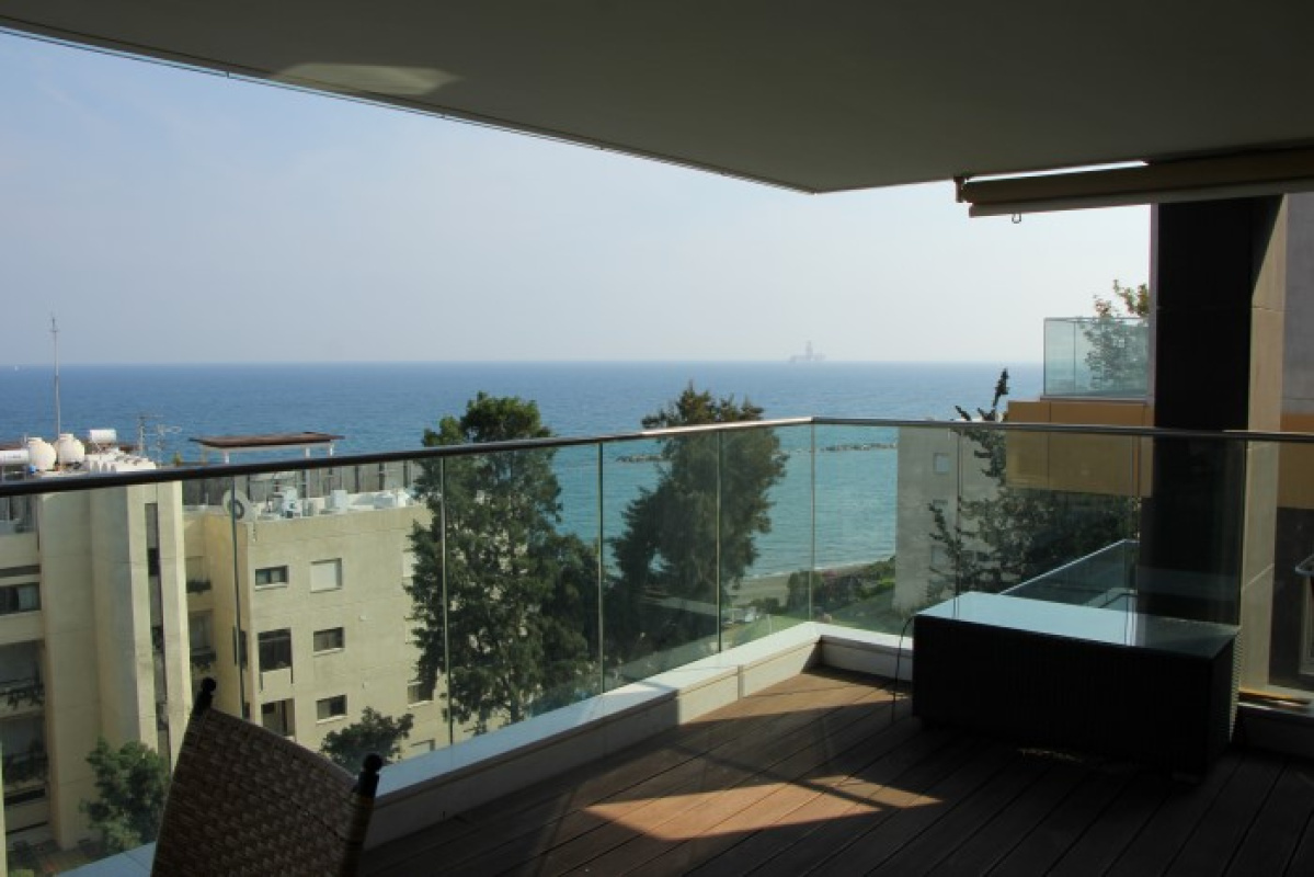 2 bedrooms Apartment in Limassol, Cyprus No. 38284