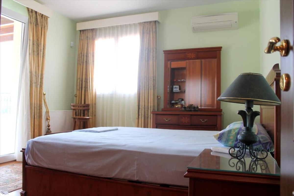 4 bedrooms Villa in Limassol, Cyprus No. 38280