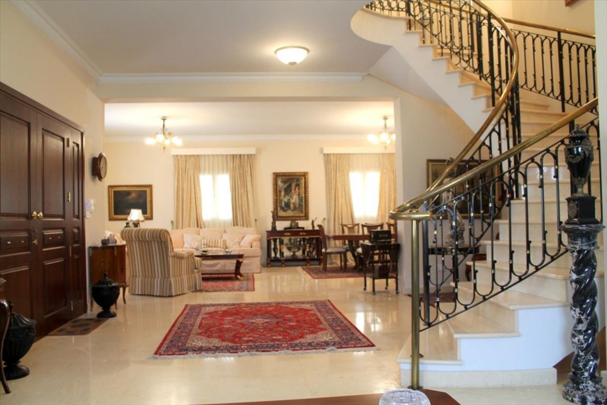 4 bedrooms Villa in Limassol, Cyprus No. 38280