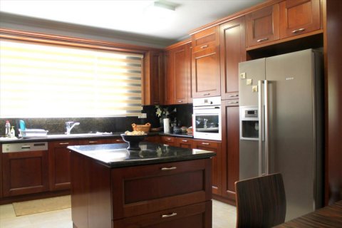 4 bedrooms Villa in Limassol,  No. 38280