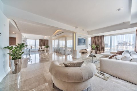 Studio Apartment in Limassol,  No. 38281 6