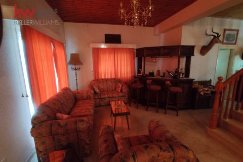 4 bedrooms Townhouse in Larnaka,  No. 40598 9