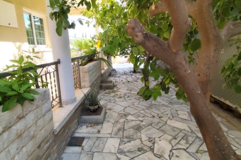 4 bedrooms Townhouse in Larnaka,  No. 40598 4