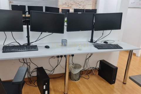230m2 Oficina en Limassol,  No. 54178 3