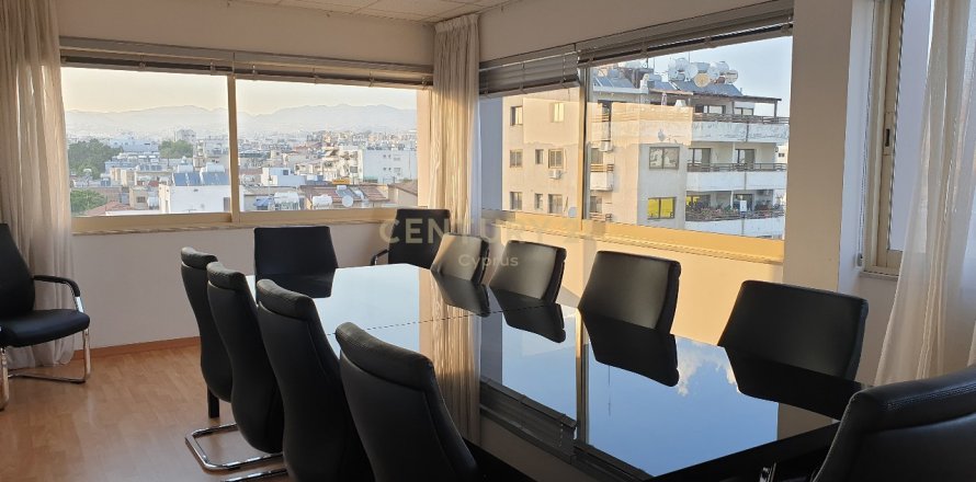 230m2 Oficina en Limassol,  No. 54178