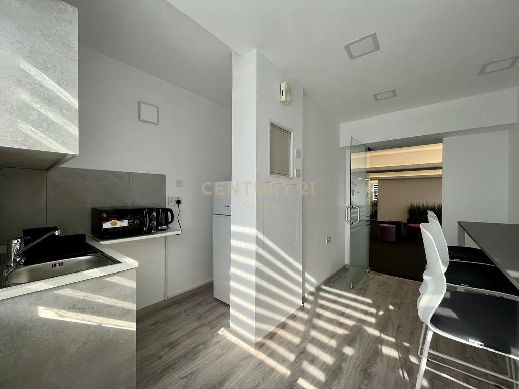 200m2 Office in Limassol, Cyprus No. 54177