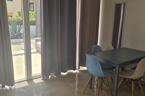 2 bedrooms Apartment in Oroklini, Larnaka,  No. 39582 11