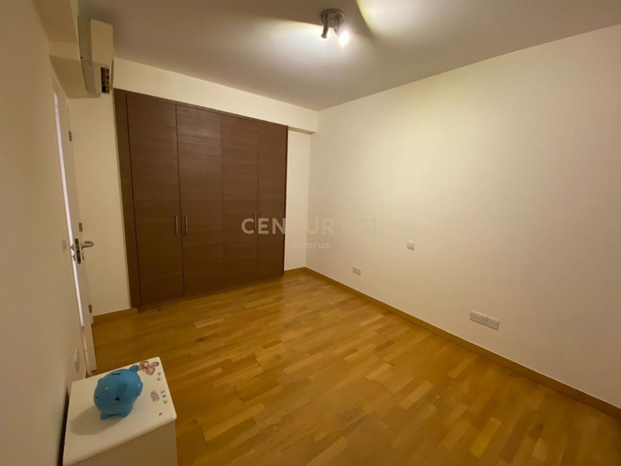 Квартира с 2 спальнями в Лимассол, Лимасол, Кипр № 58590