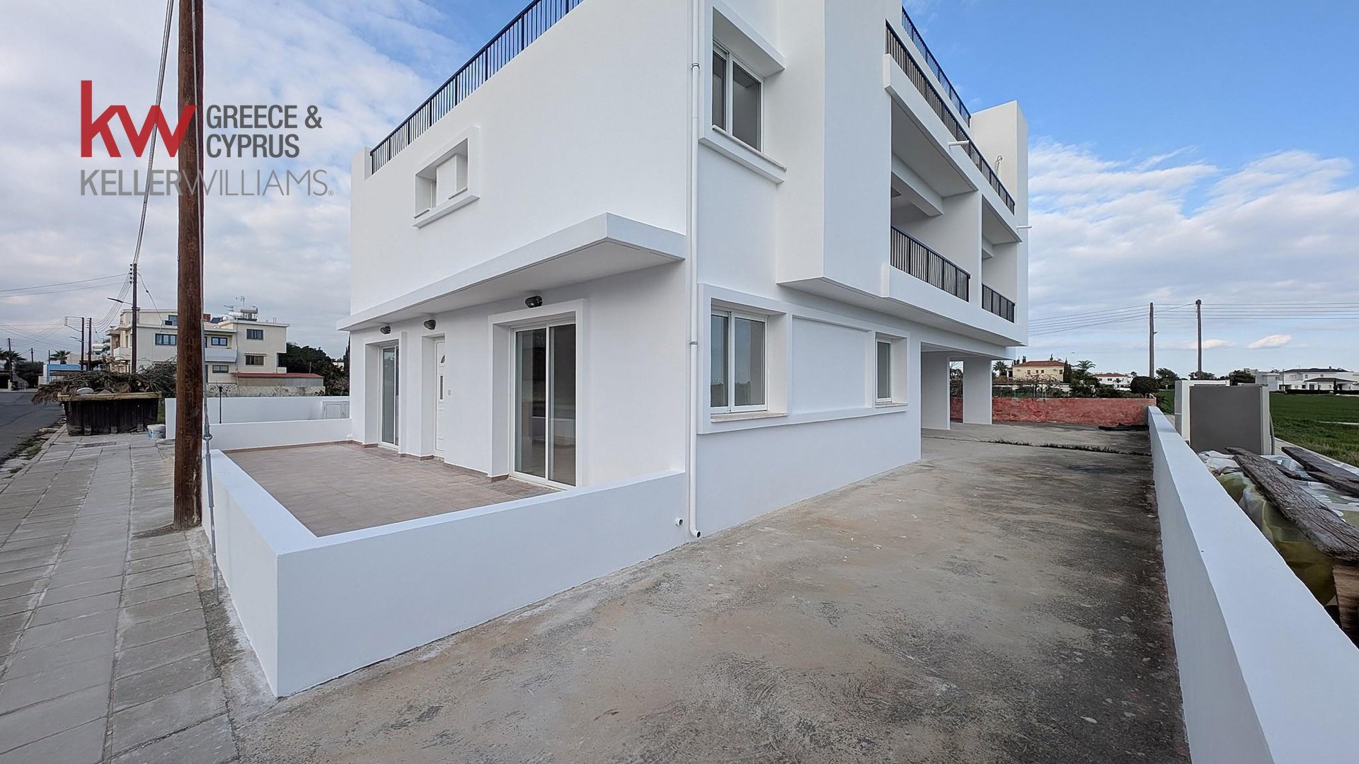 307m2 Propriété commerciale à Kiti, Larnaka, Chypre No. 50664