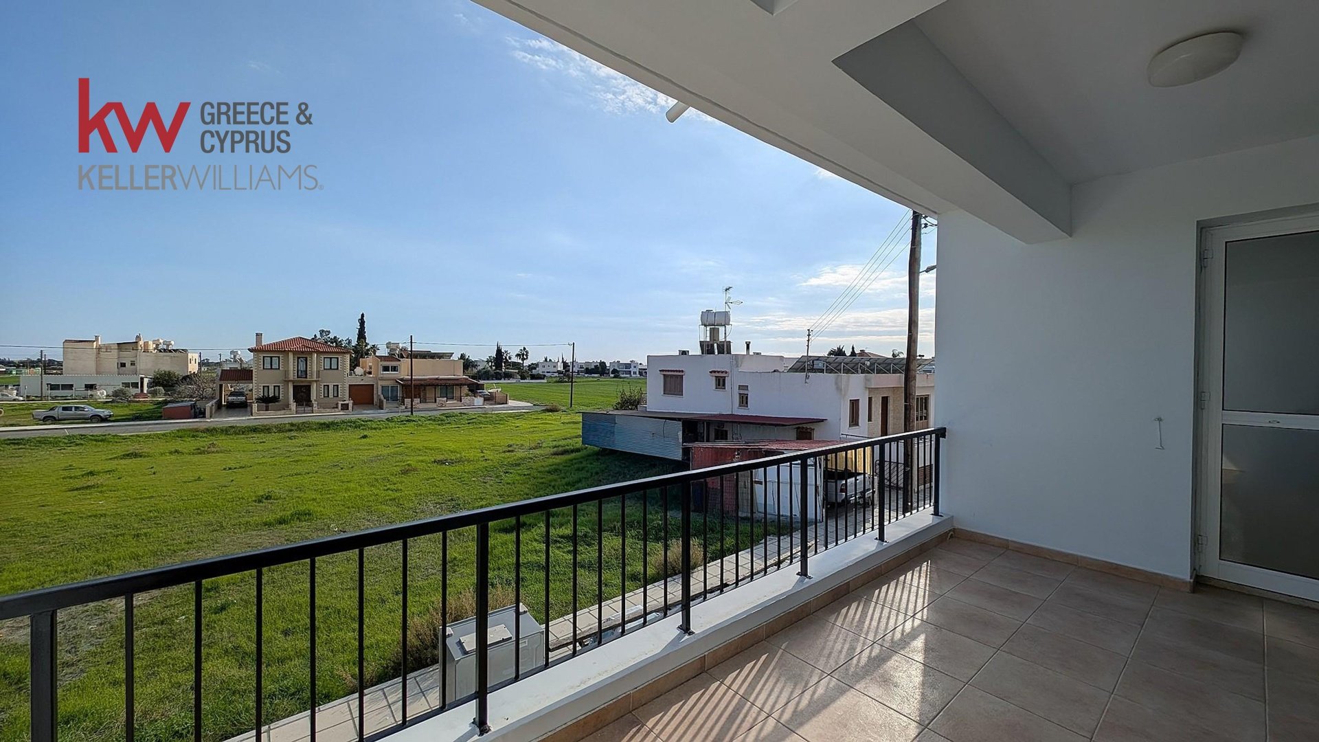 307m2 Propriété commerciale à Kiti, Larnaka, Chypre No. 50664