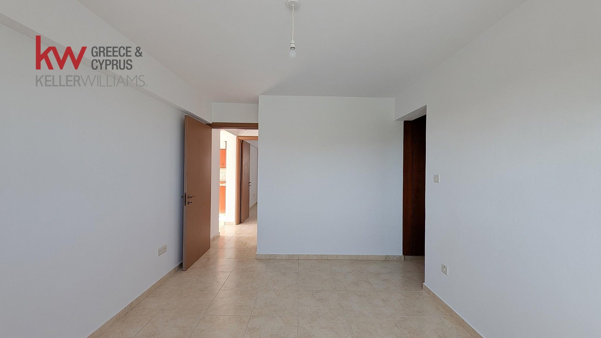 307m2 Propriété commerciale à Kiti, Larnaka, Chypre No. 50664