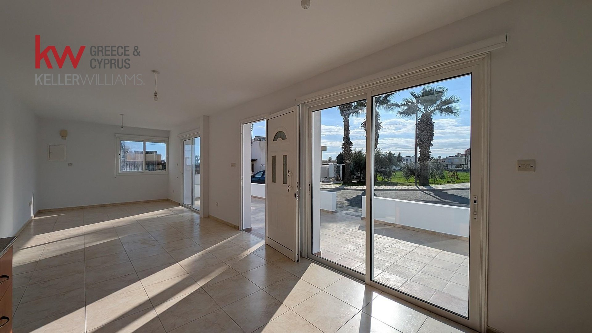 307m2 Propriété commerciale à Kiti, Larnaka, Chypre No. 50664