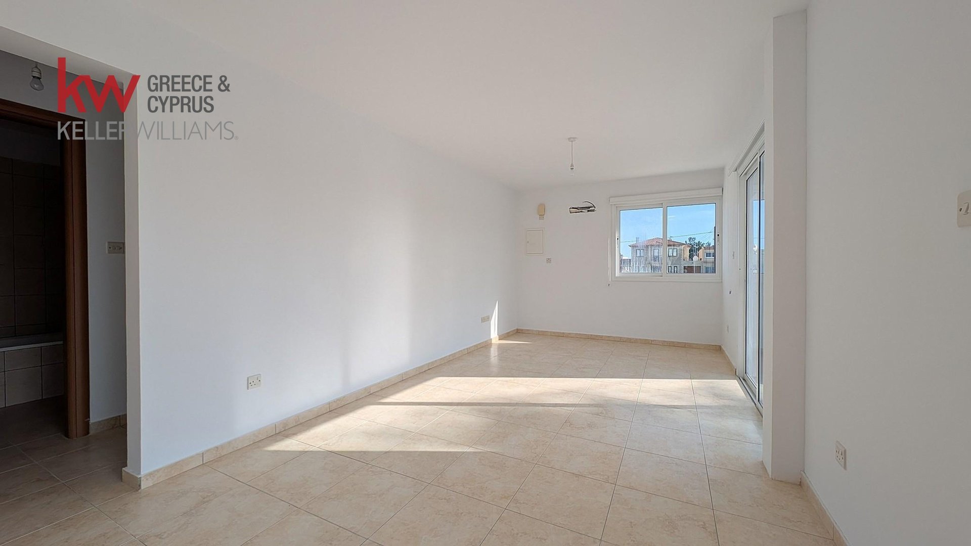 307m2 Propriété commerciale à Kiti, Larnaka, Chypre No. 50664