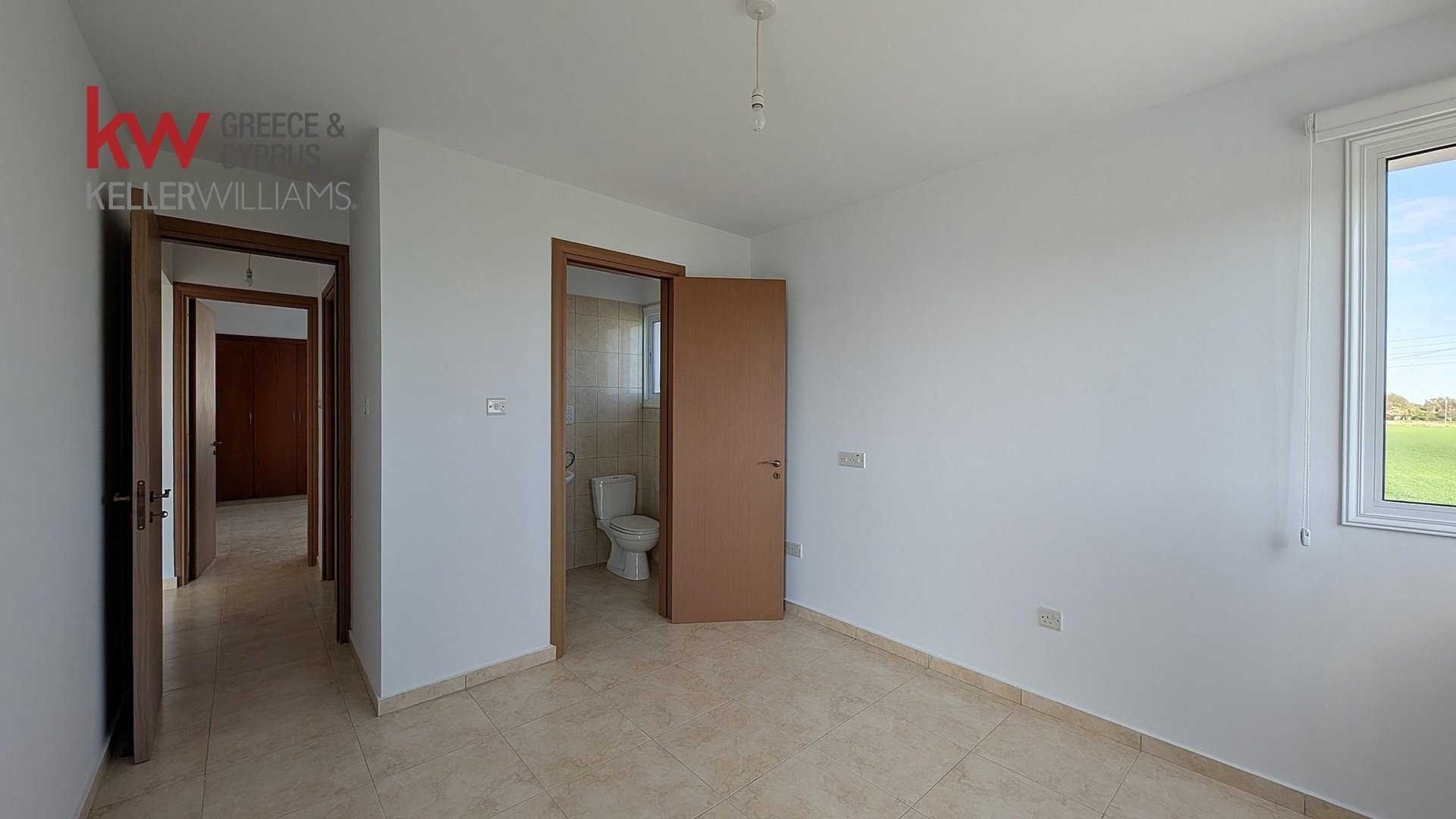 307m2 Propriété commerciale à Kiti, Larnaka, Chypre No. 50664
