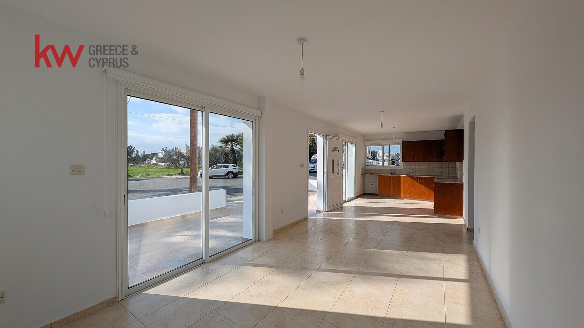 307m2 Propriété commerciale à Kiti, Larnaka, Chypre No. 50664