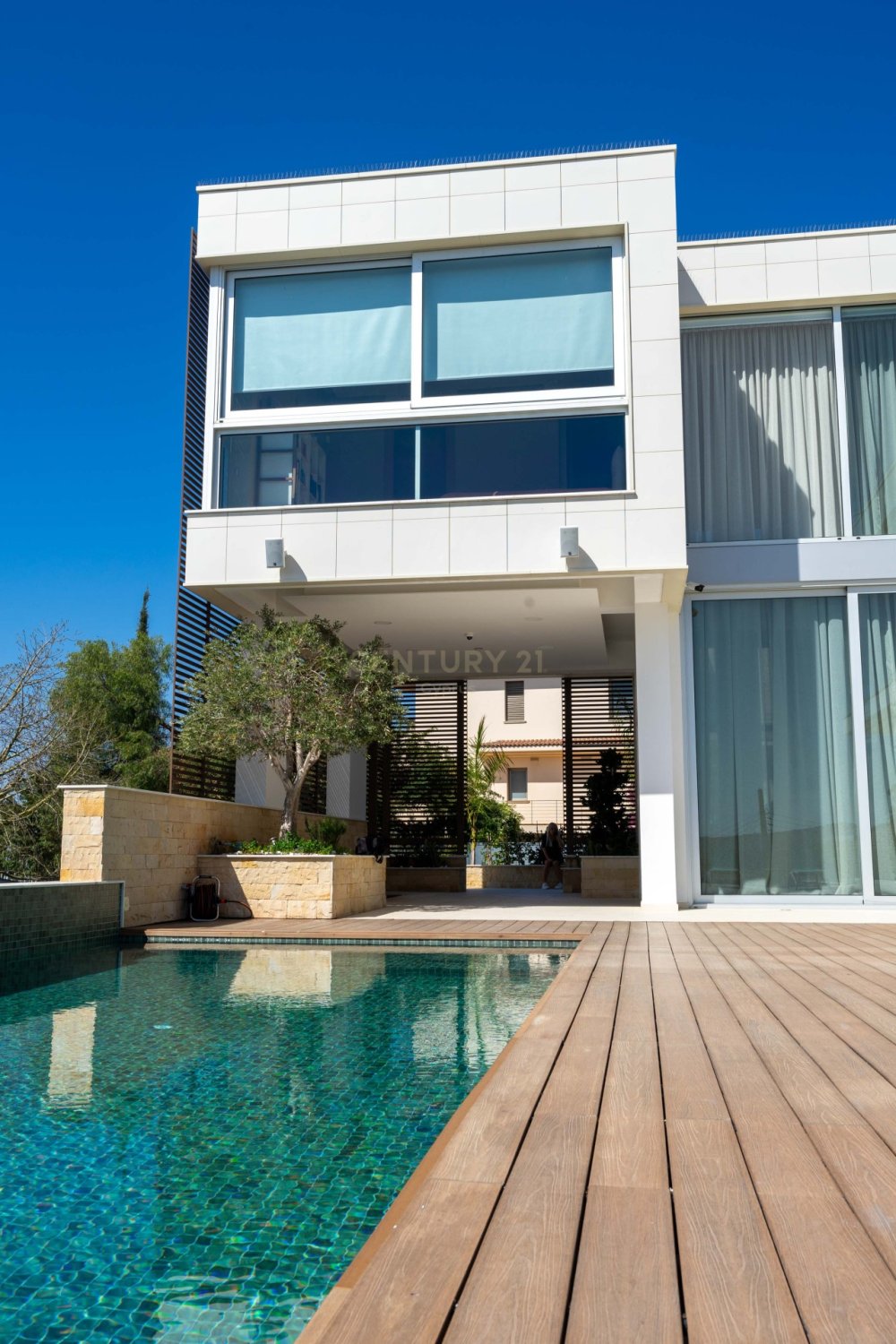 6 bedrooms Villa in Germasogeia, Limassol, Cyprus No. 32584
