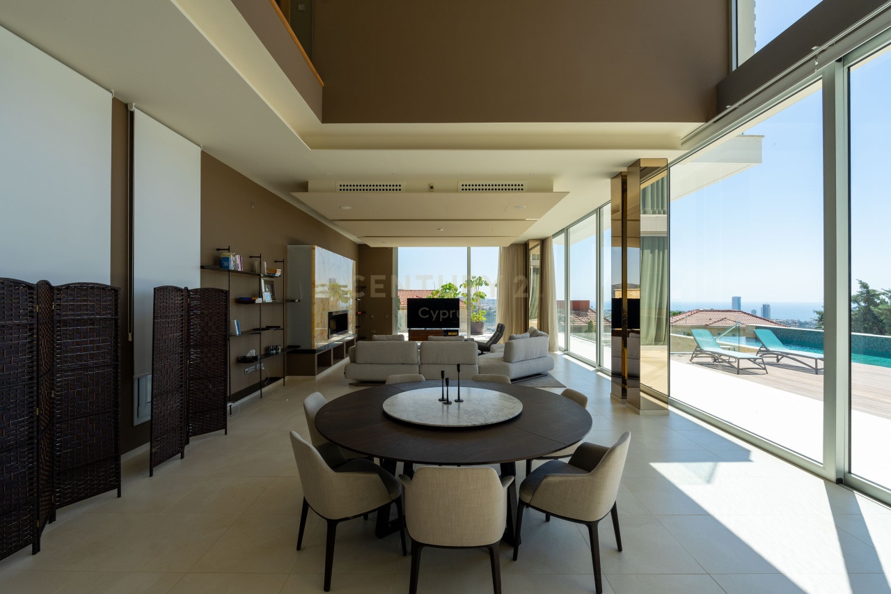 6 bedrooms Villa in Germasogeia, Limassol, Cyprus No. 32584