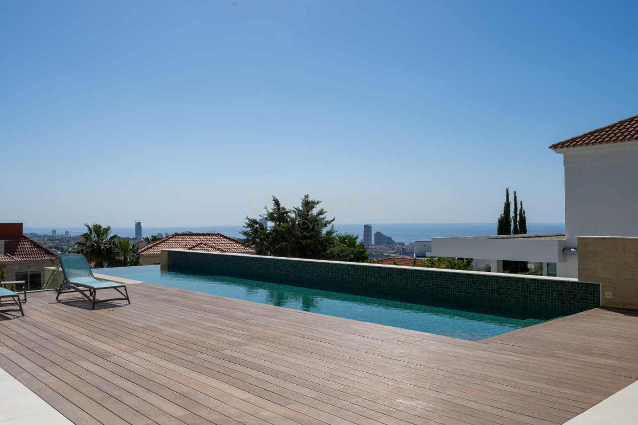 6 bedrooms Villa in Germasogeia, Limassol, Cyprus No. 32584