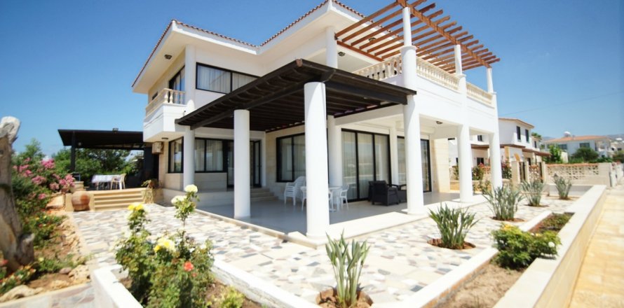 5 bedrooms Villa in Coral Bay, Pegeia, Paphos,  No. 47150