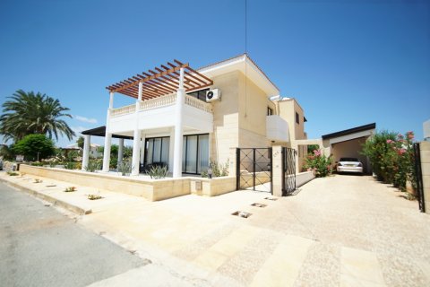 5 bedrooms Villa in Coral Bay, Pegeia, Paphos,  No. 47150 4