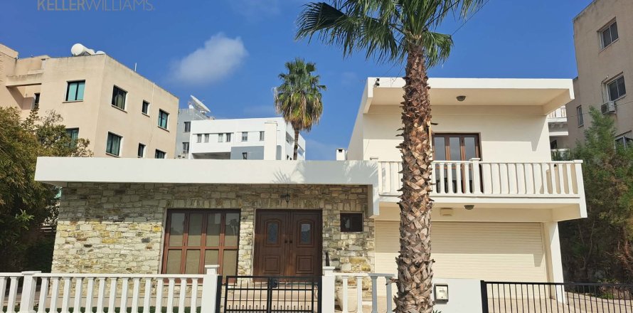 Таунхаус с 4 спальнями в Ларнака,  № 51263