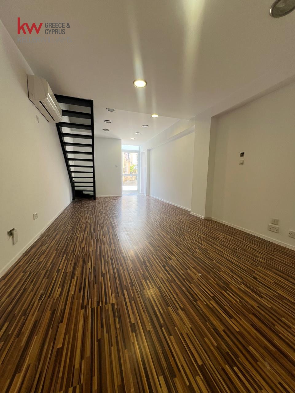 Квартира с 2 спальнями в Ларнака, Кипр № 51258
