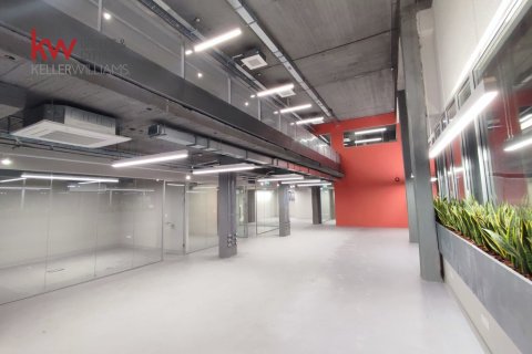 650m2 Office in Larnaca, Larnaka,  No. 39877 7