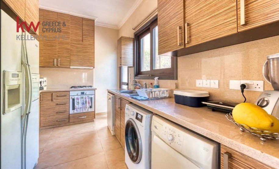 4 bedrooms Villa in Anglisides, Larnaka, Cyprus No. 39872