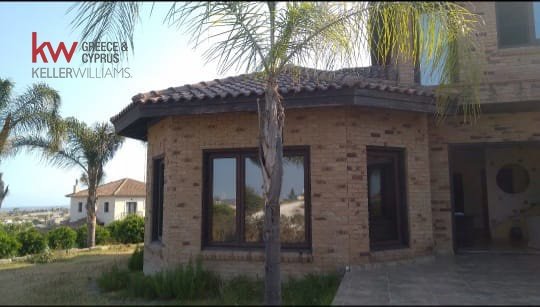 4 bedrooms Villa in Anglisides, Larnaka, Cyprus No. 39872