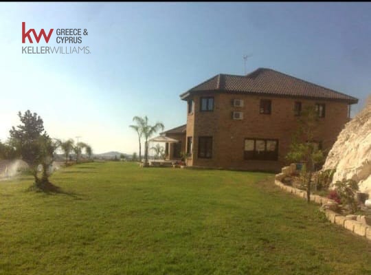 4 bedrooms Villa in Anglisides, Larnaka, Cyprus No. 39872