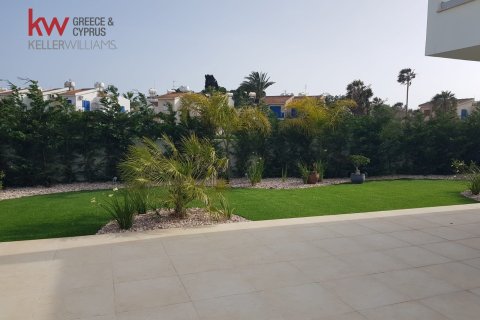 4 bedrooms Villa in Pervolia, Larnaka,  No. 39873 16