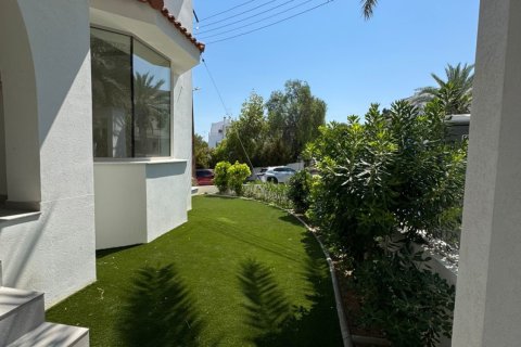 6 dormitorios Adosado en Aglandjia, Nicosia, No. 52157 2
