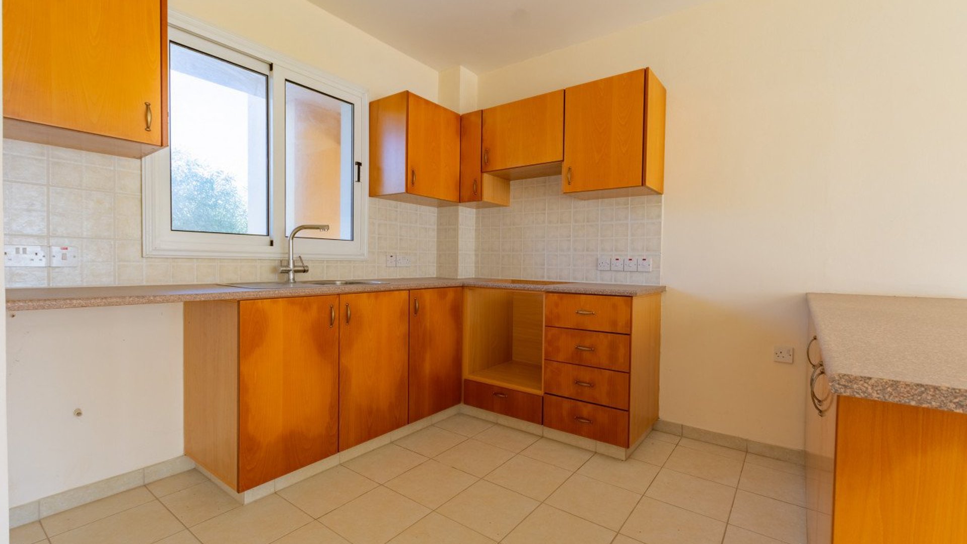 Квартира 80м2 в Айя Напа, Аммохостос, Кипр № 28339