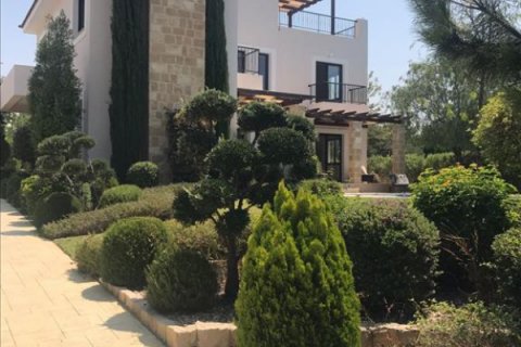 4 bedrooms Villa in Paphos,  No. 38329 2
