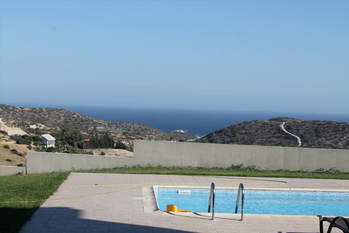 4 bedrooms Villa in Limassol, Cyprus No. 38327