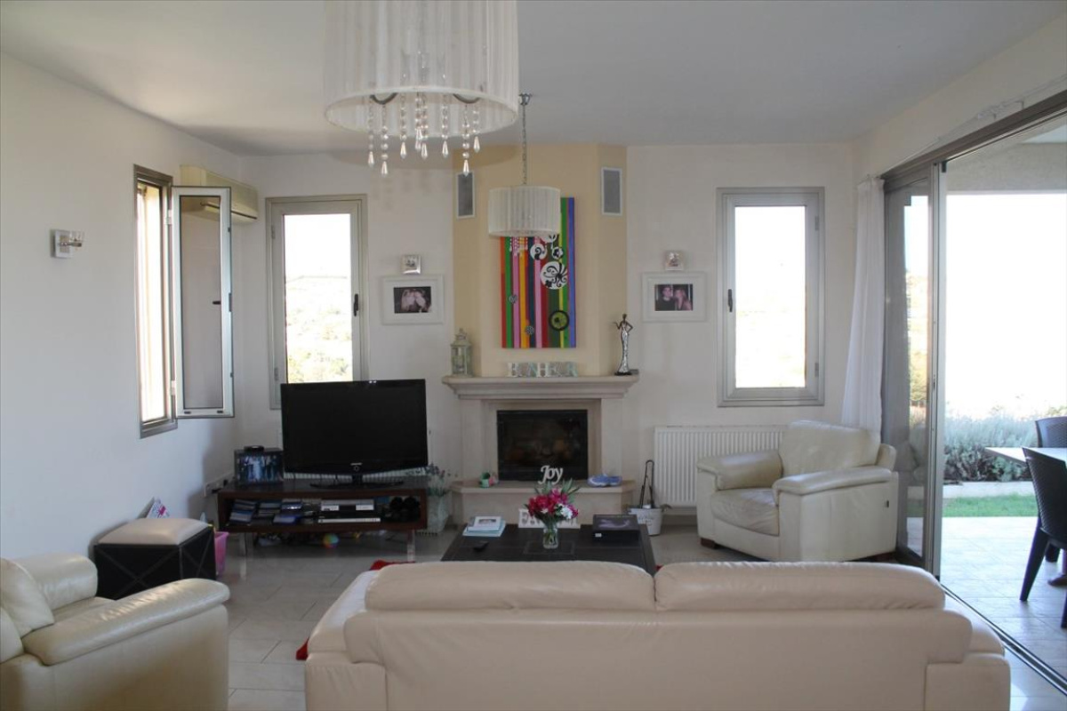 4 bedrooms Villa in Limassol, Cyprus No. 38327