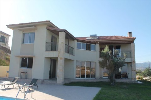 Вилла с 4 спальнями в Лимассол, Лимасол,  № 38327