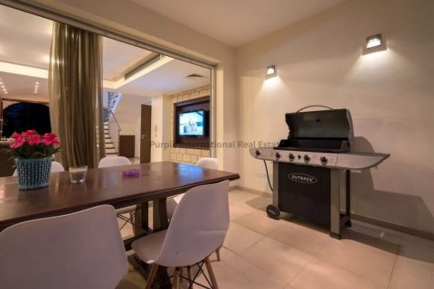 6 bedrooms Villa in Paphos,  No. 37891 10