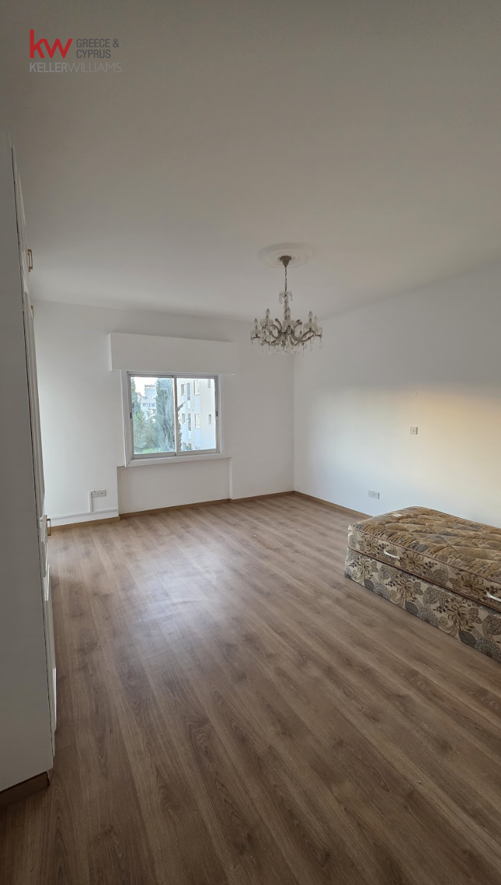 9 rooms Office in Nicosia, Cyprus No. 51809