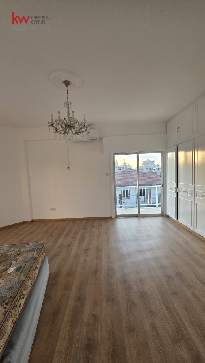 9 rooms Office in Nicosia, Cyprus No. 51809