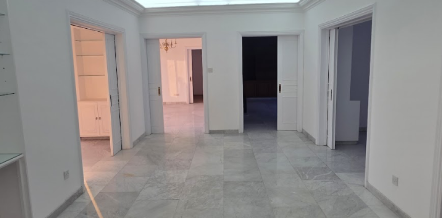 9 rooms Office in Nicosia,  No. 51809