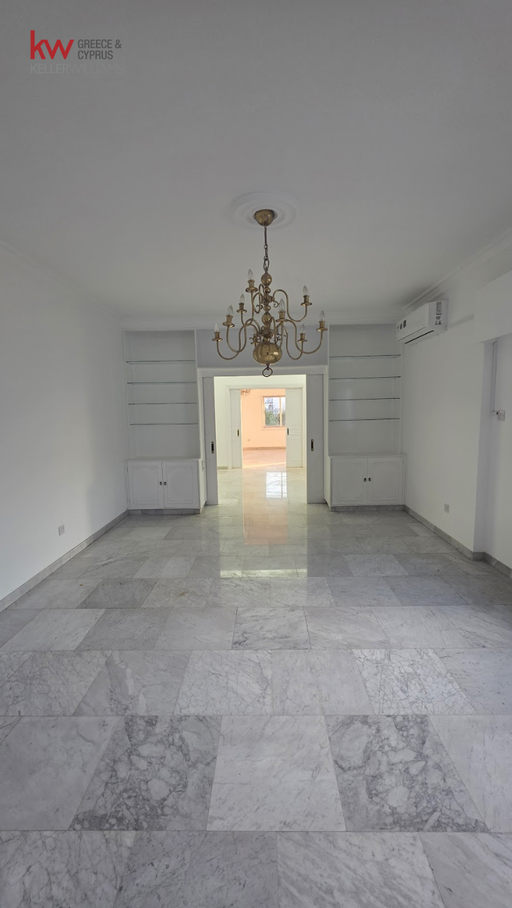 9 rooms Office in Nicosia, Cyprus No. 51809