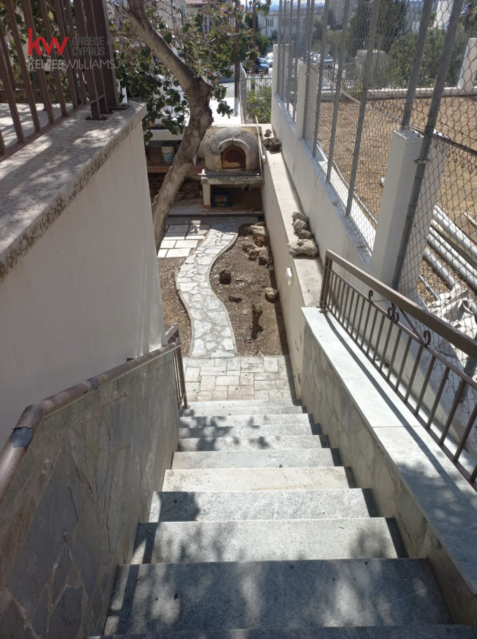 452m2 Commercial property in Aglandjia, Nicosia, Cyprus No. 51814