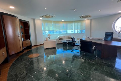 420m2 Office in Limassol, Cyprus No. 28085
