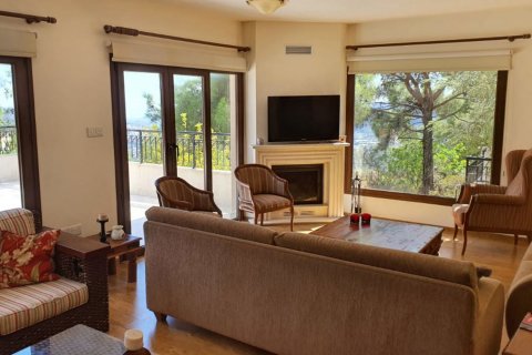 5 bedrooms Villa in Moniatis, Limassol, Cyprus No. 28221