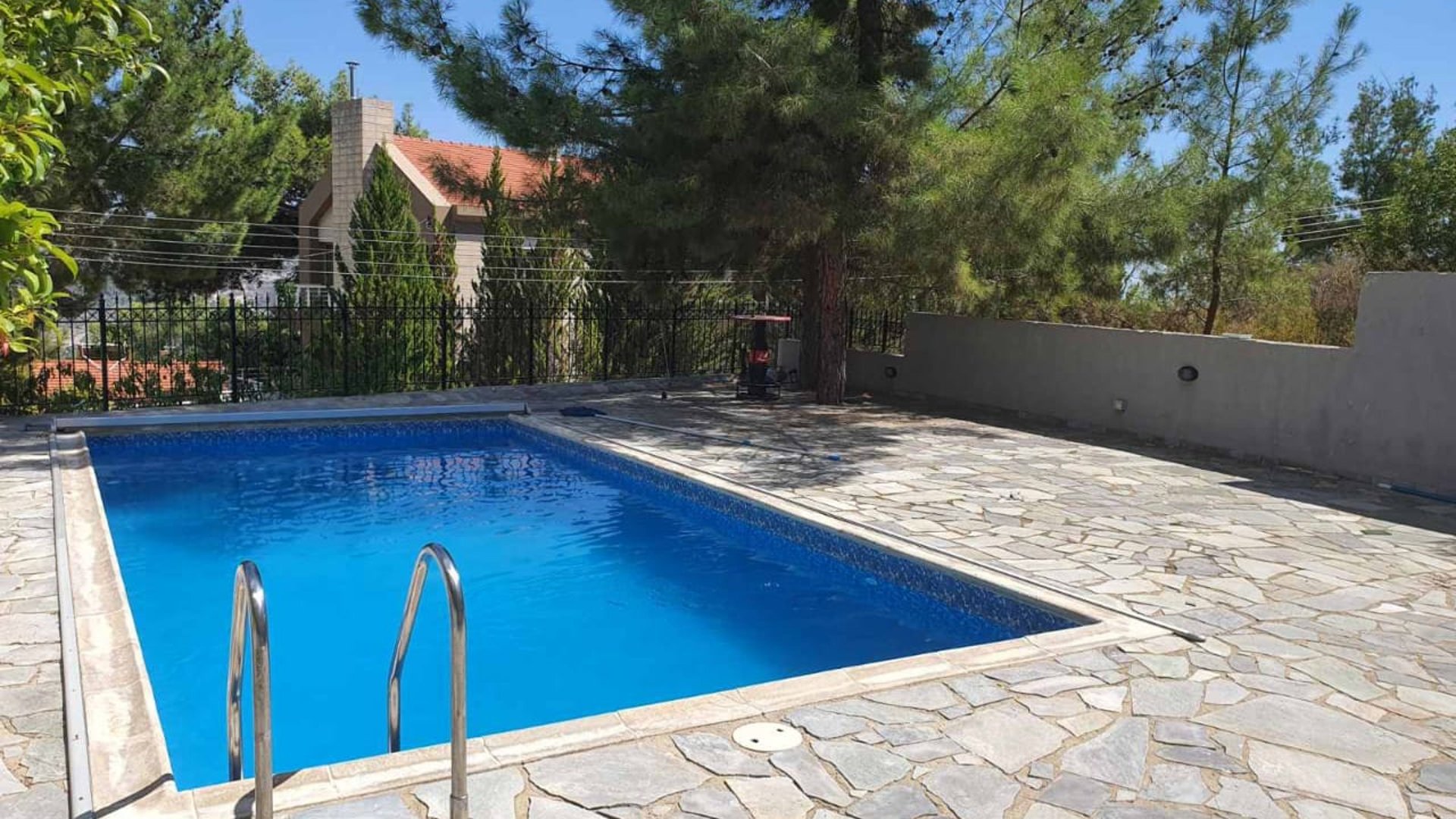 5 bedrooms Villa in Moniatis, Limassol, Cyprus No. 28221
